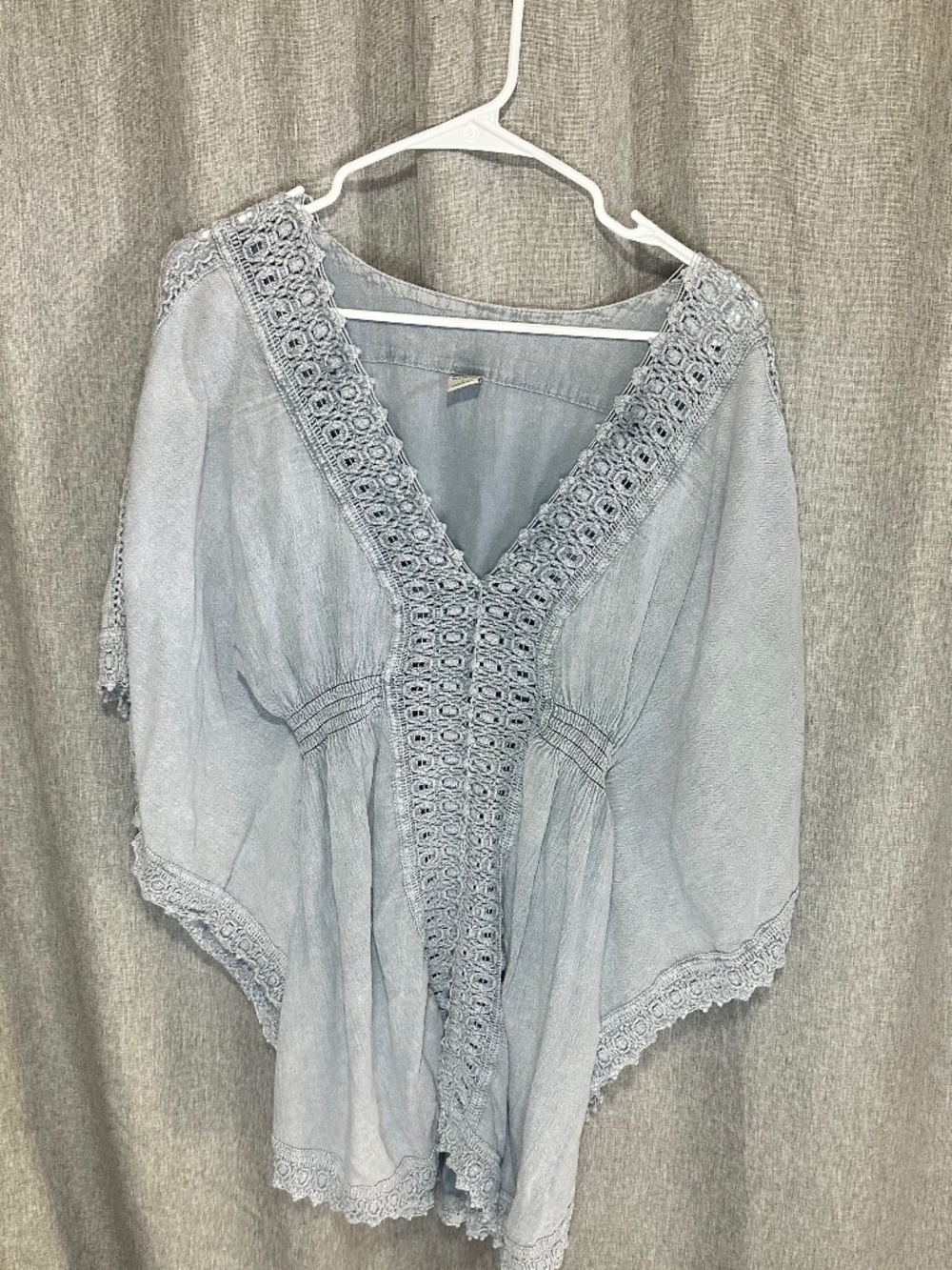 BLANCO Gray Chambray Crochet Lace Trim Kaftan Tunic Top Boho Smocked Large